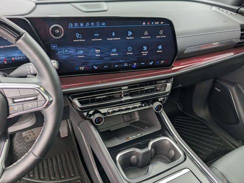 Used 2024 Chevrolet Traverse Z71 w/ Enhanced Driving Package image 34