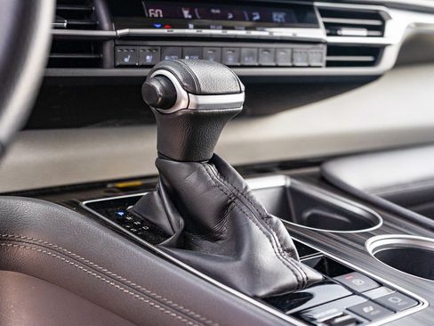 Certified 2022 Toyota Sienna Limited FWD image 21