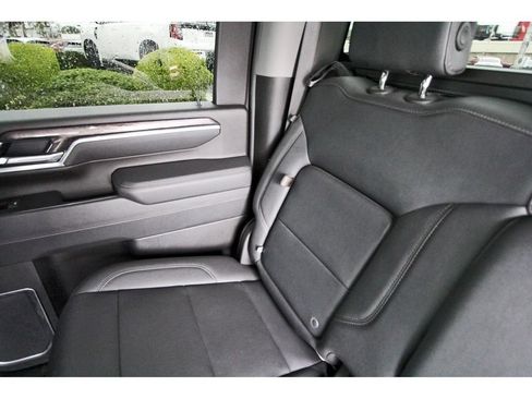 Used 2025 Chevrolet Silverado 2500 LTZ w/ LTZ Convenience Package AWD/4WD image 11