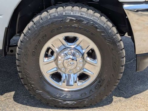 Used 2024 RAM 2500 Tradesman w/ Chrome Appearance Group AWD/4WD image 11