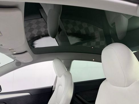 Used 2024 Tesla Model Y Long Range image 23