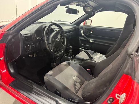 Used 2001 Toyota MR2 RWD image 10