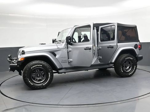 Used 2020 Jeep Wrangler Unlimited Sahara AWD/4WD image 42