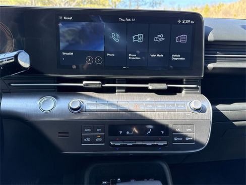 Used 2025 Hyundai Kona SEL image 17