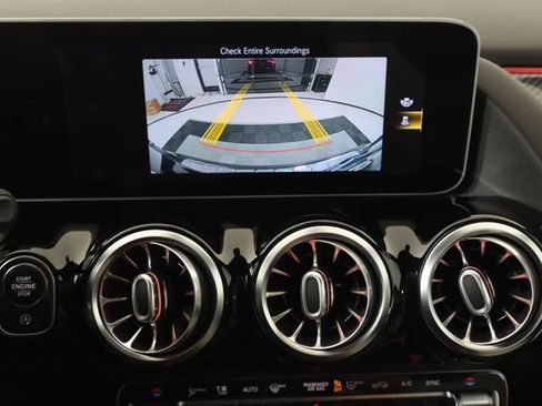 Used 2021 Mercedes-Benz GLA 250 4MATIC image 17