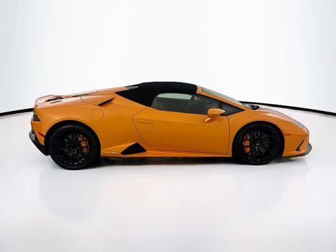 Used 2020 Lamborghini Huracan EVO RWD image 35