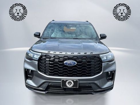 New 2026 Ford Explorer ST-Line w/ ST-Line Street Pack AWD/4WD image 2
