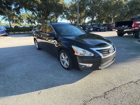 Used 2015 Nissan Altima 2.5 SV w/ Convenience Package FWD image 4