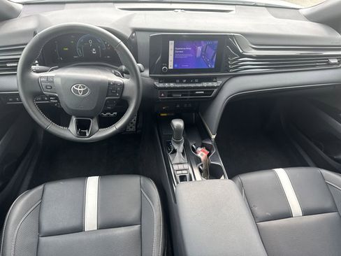 Used 2025 Toyota Camry SE image 22