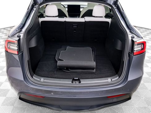 Used 2020 Tesla Model Y Long Range image 31