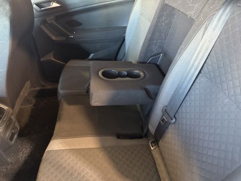 Used 2018 Volkswagen Tiguan S image 17