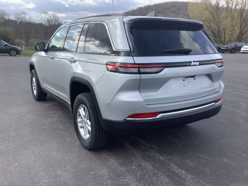 New 2025 Jeep Grand Cherokee Laredo w/ Luxury Tech Group I image 5