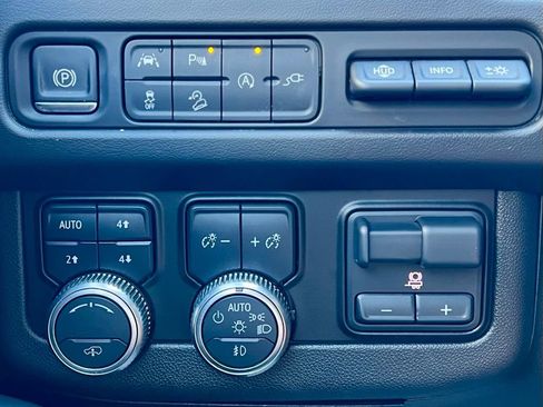 Used 2021 GMC Yukon XL AT4 w/ AT4 Premium Plus Package image 33