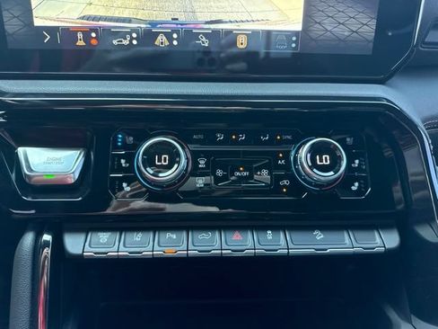 Used 2024 GMC Sierra 2500 AT4 w/ AT4 Premium Plus Package AWD/4WD image 44