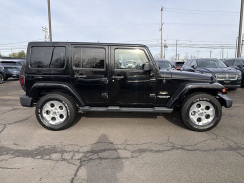 Used 2015 Jeep Wrangler Unlimited Sahara w/ Connectivity Group image 6