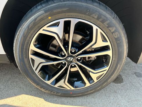 Used 2019 Hyundai Santa Fe Limited image 19