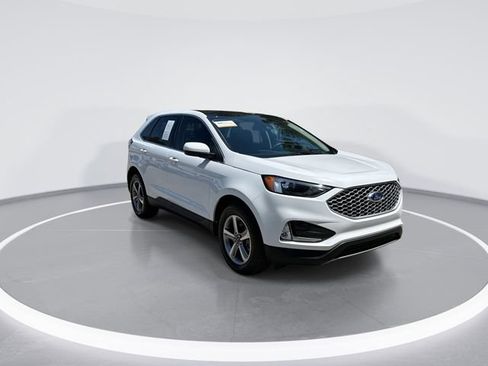 Used 2024 Ford Edge SEL w/ Convenience Package AWD/4WD image 2