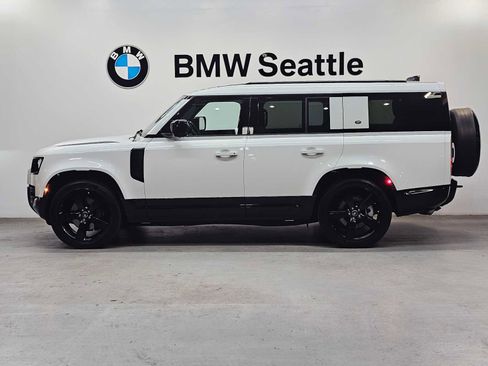 Used 2024 Land Rover Defender 130 X-Dynamic SE image 3
