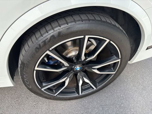 Used 2022 BMW X7 xDrive40i w/ M Sport Package image 15