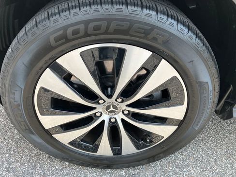 Used 2025 Mercedes-Benz GLE 350 4MATIC image 16