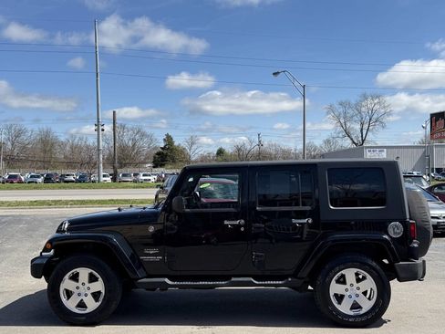 Used 2010 Jeep Wrangler Unlimited Sahara w/ Dual Top Group image 6