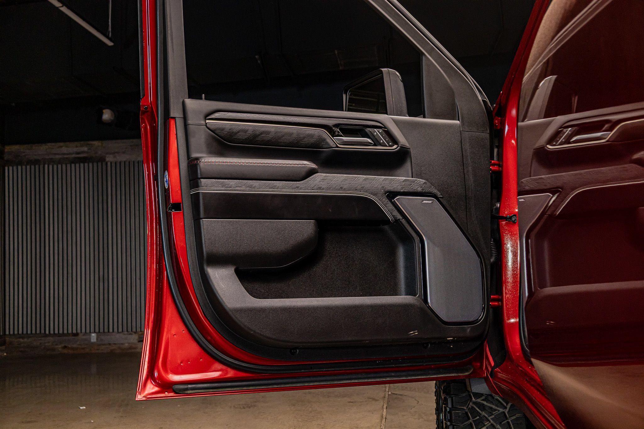 Used 2025 GMC Sierra 2500 AT4X AWD/4WD image 33