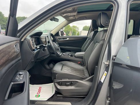 Certified 2024 Volkswagen Atlas SEL Premium R-Line AWD/4WD image 31
