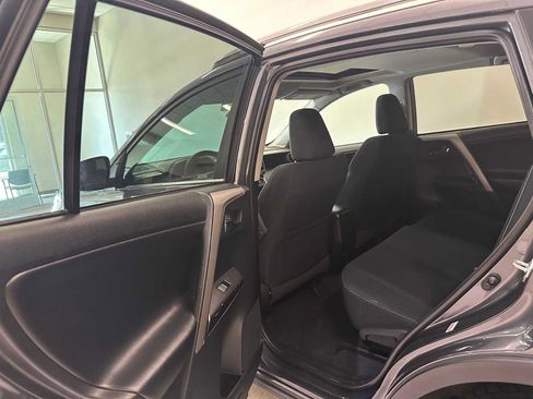 Used 2018 Toyota RAV4 XLE AWD/4WD image 24