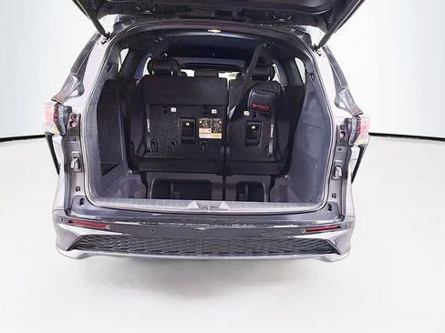 Used 2025 Toyota Sienna XSE AWD/4WD image 27
