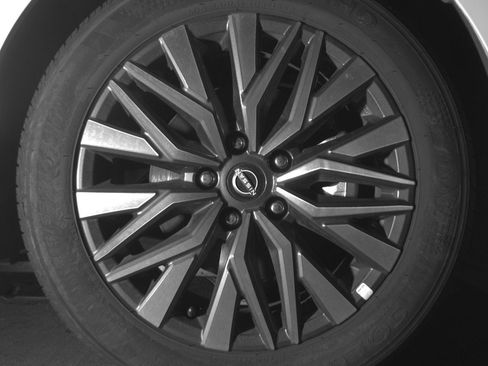 Used 2025 Nissan Altima 2.5 SV image 13