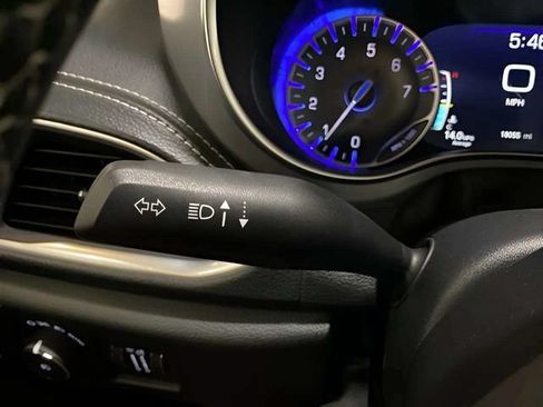 Used 2026 Chrysler Pacifica Limited w/ S Appearance Package FWD image 37