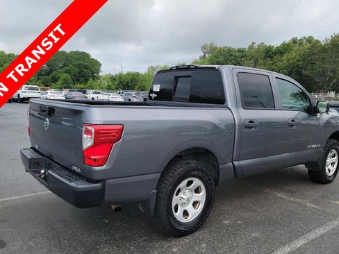 Used 2019 Nissan Titan 4x4 Crew Cab image 4