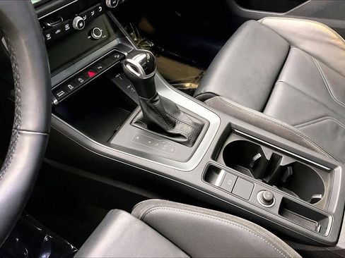 Used 2021 Audi Q3 2.0T Premium image 16