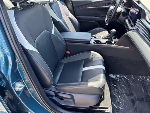 Used 2025 Toyota Camry SE FWD image 34