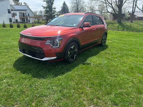 Used 2023 Kia Niro Wind w/ Wind Preserve Package FWD image 7