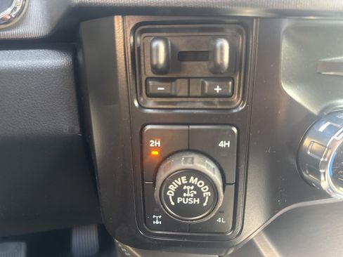 New 2026 Ford F250 Platinum w/ Tremor Off-Road Package image 32