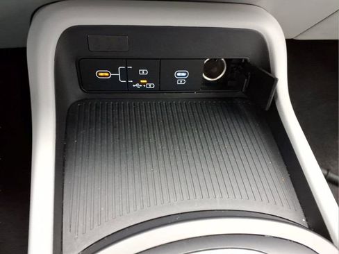 Used 2025 Hyundai Kona SEL AWD/4WD image 12