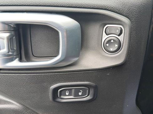 Used 2025 Jeep Wrangler Unlimited Rubicon 4xe w/ Safety Group AWD/4WD image 18