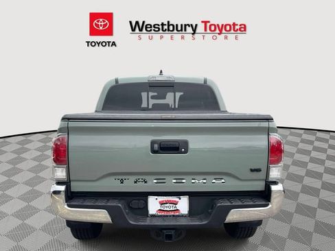 Certified 2023 Toyota Tacoma TRD Off-Road AWD/4WD image 9