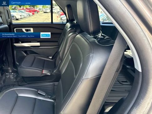 Used 2023 Ford Explorer XLT w/ Equipment Group 202A AWD/4WD image 43