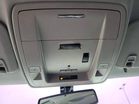 Used 2015 GMC Sierra 1500 SLT w/ SLT Crew Cab Value Package image 31