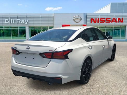 Certified 2025 Nissan Altima 2.5 SR w/ SR Premium Package FWD image 4