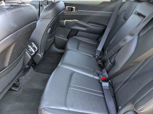 Used 2024 Kia Sorento S FWD image 26