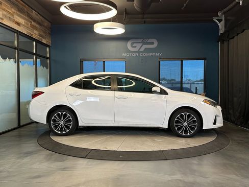 Used 2014 Toyota Corolla S w/ Driver Convenience Package FWD image 2