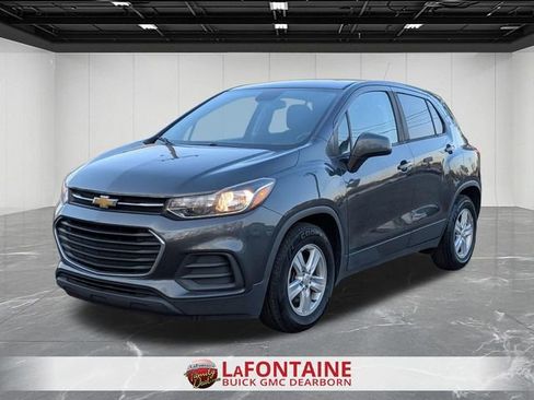 Used 2019 Chevrolet Trax LS w/ Tint and Cruise Package FWD image 4