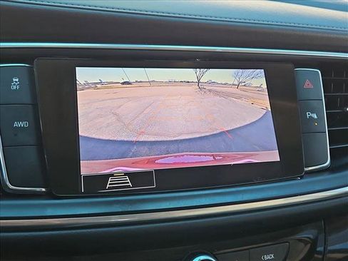 Used 2020 Buick Enclave Essence image 13