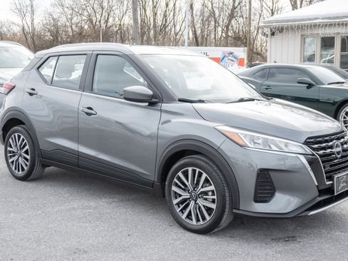 Used 2024 Nissan Kicks SV image 4