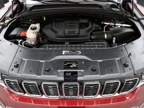 Used 2023 Jeep Grand Cherokee Overland AWD/4WD image 30