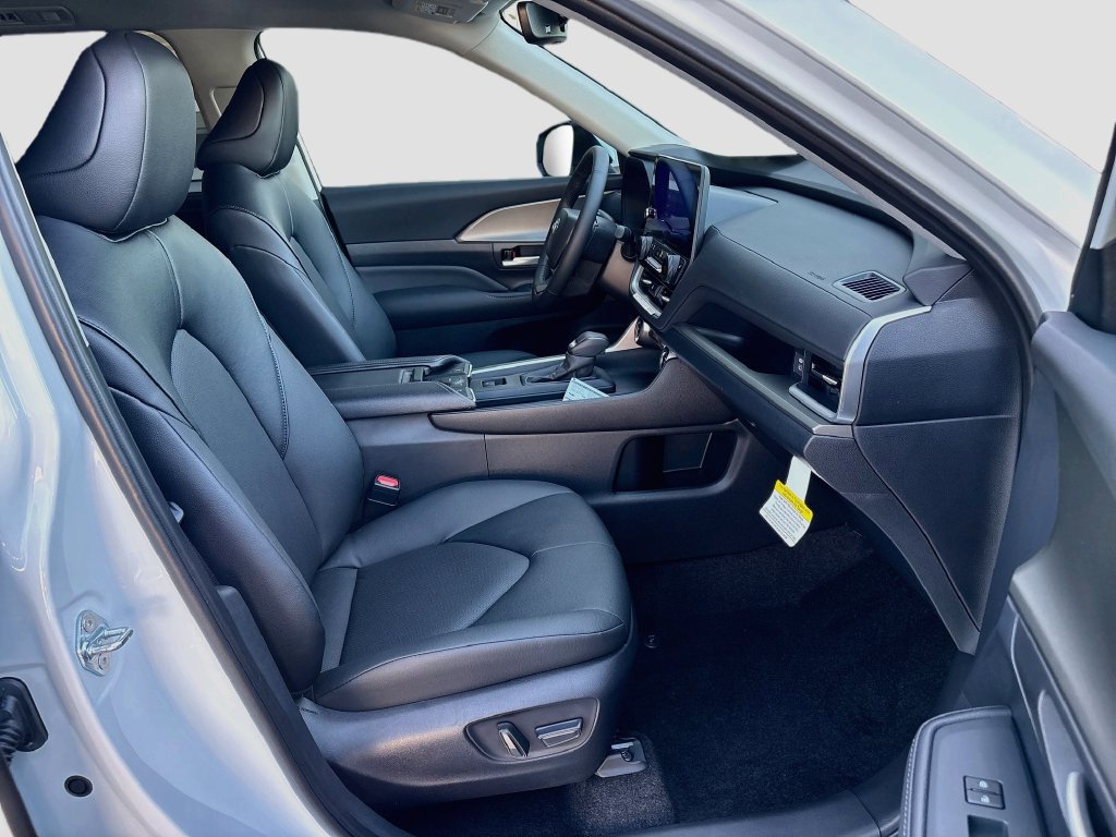 New 2026 Toyota Grand Highlander XLE FWD image 19