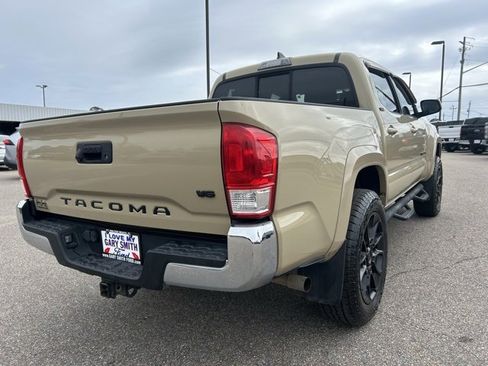 Used 2017 Toyota Tacoma SR5 w/ Tow Package image 7